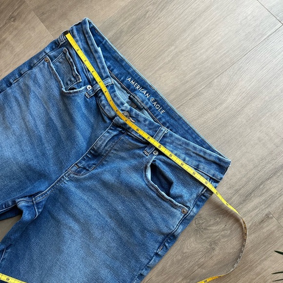 American Eagle Outfitters High Wasted Blue Flare Jeans - Size 14 short - Picture 4 of 7